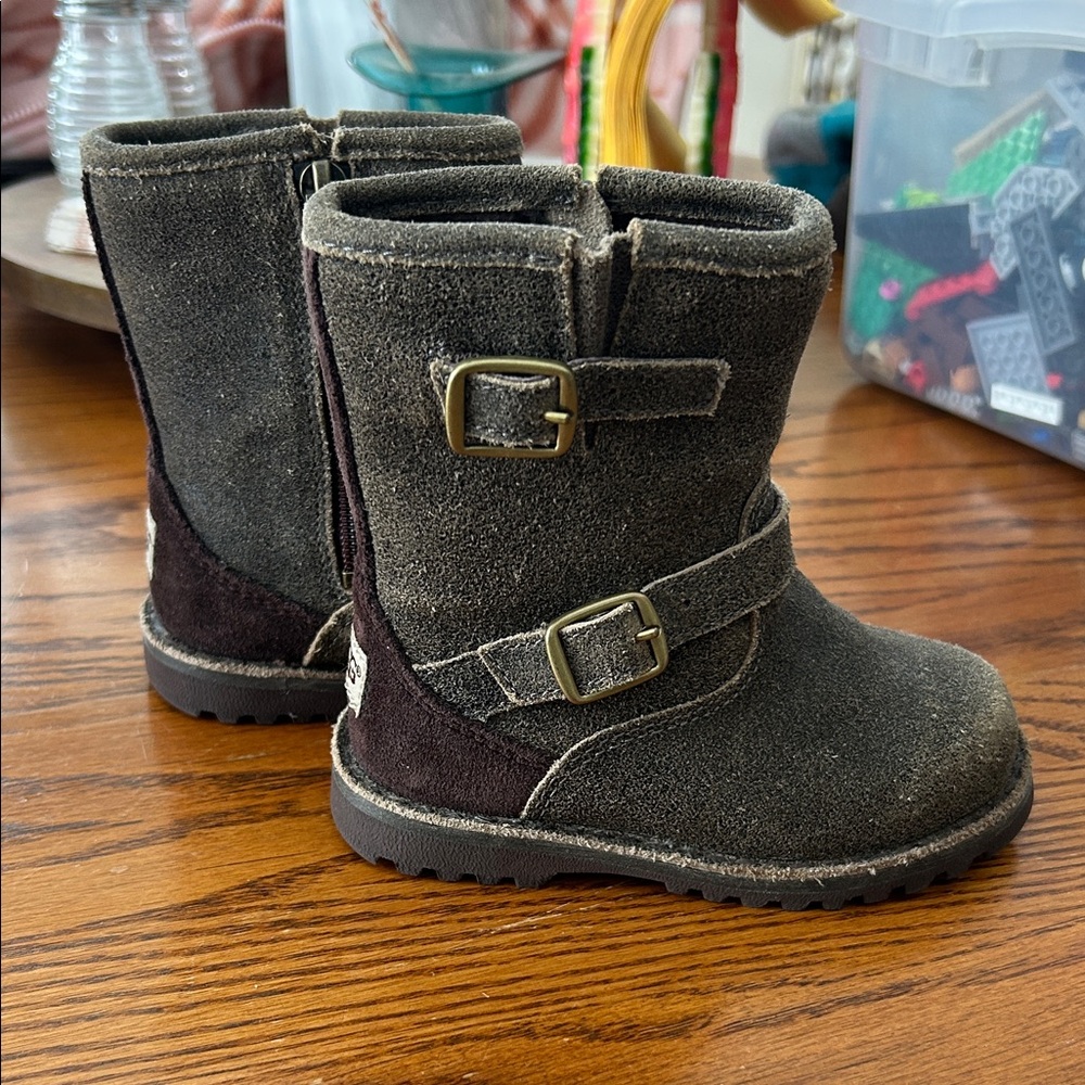 UGG Toddler Girls' Tan and Brown Zip Up Boots